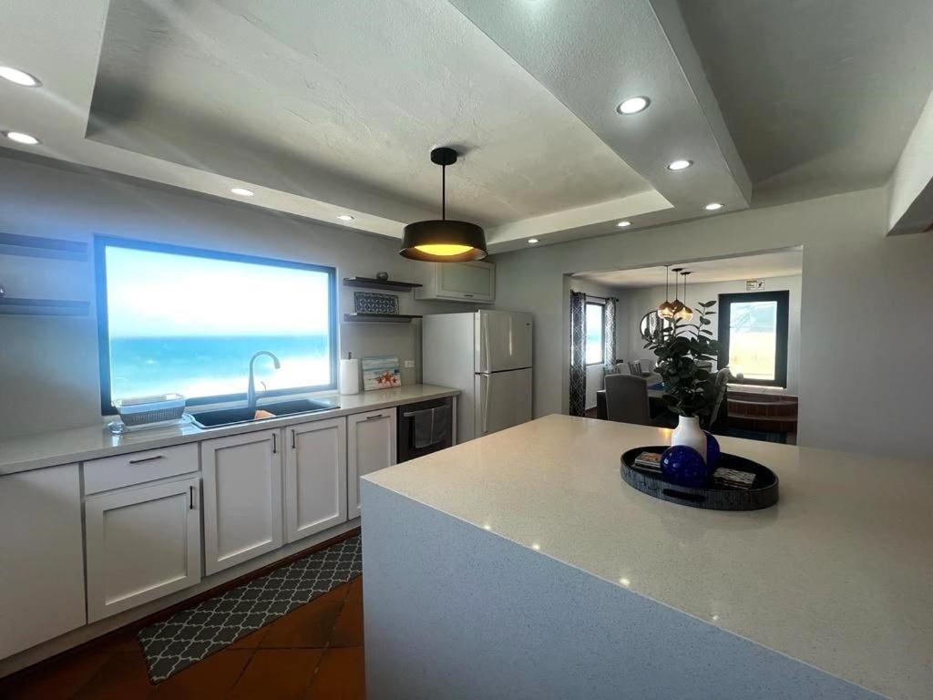 4 Bedroom Kikita Beach Villa Oceanfront W Pool Dorado Ngoại thất bức ảnh