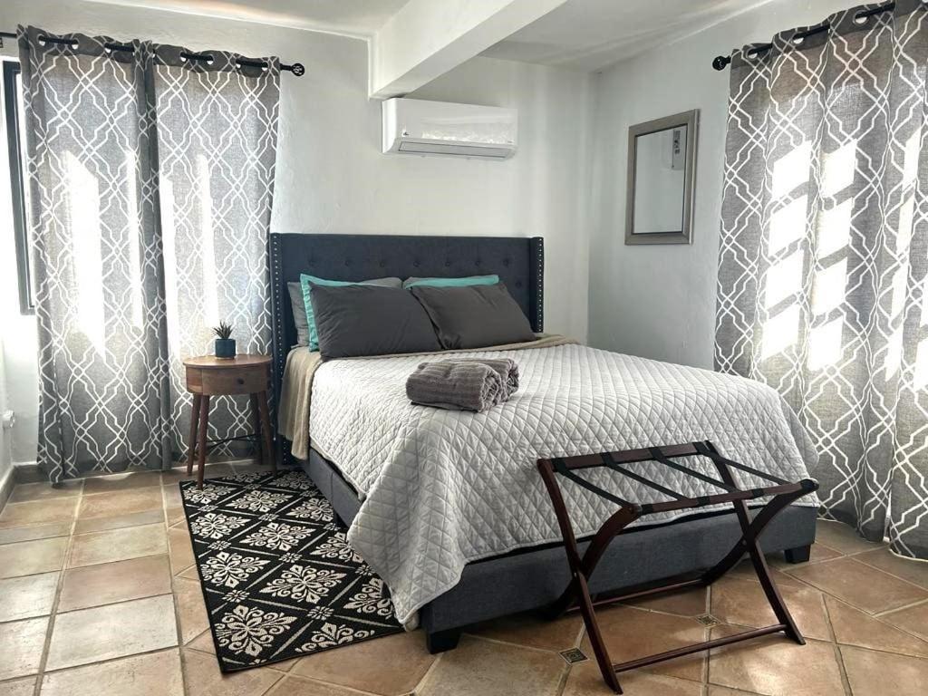 4 Bedroom Kikita Beach Villa Oceanfront W Pool Dorado Ngoại thất bức ảnh